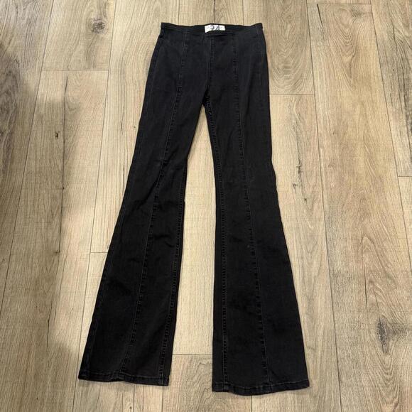 We The Free Size 24 Women's Flare Black Jeans Stretchy - Picture 1 of 2